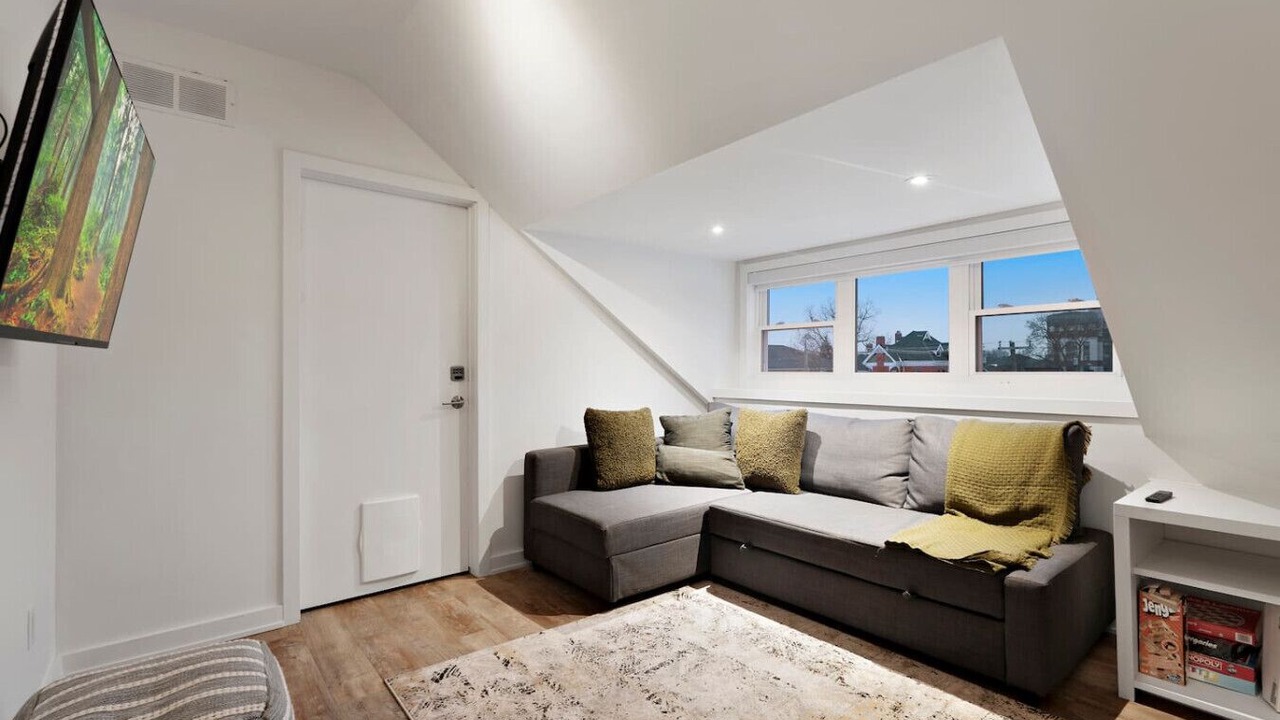 Photo of Livingroom in Downtown