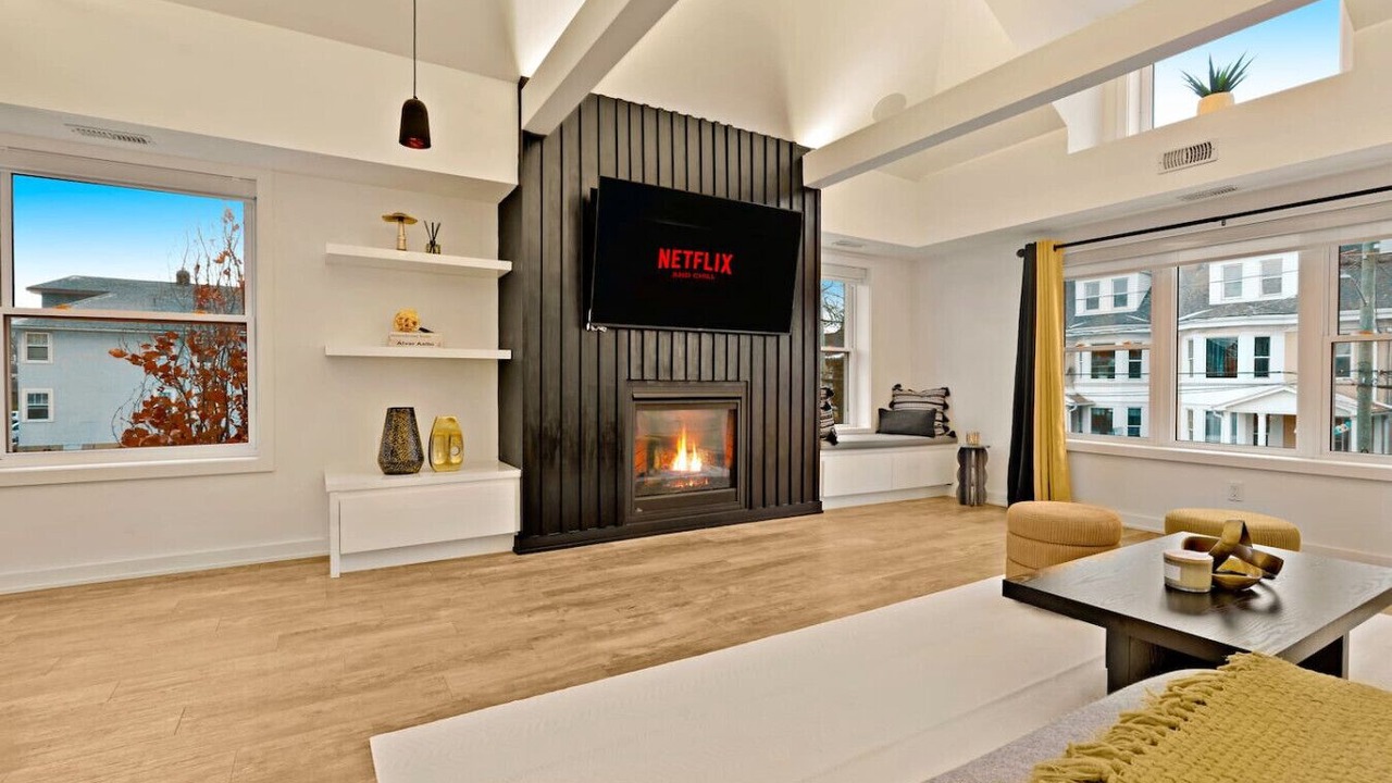 Photo of Livingroom in Downtown