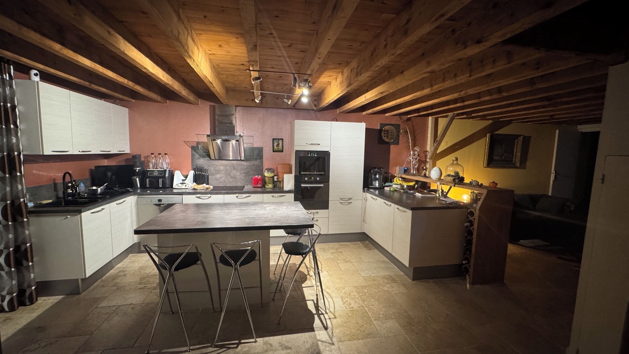 Photo of Kitchen in Saint-Martin-Lalande