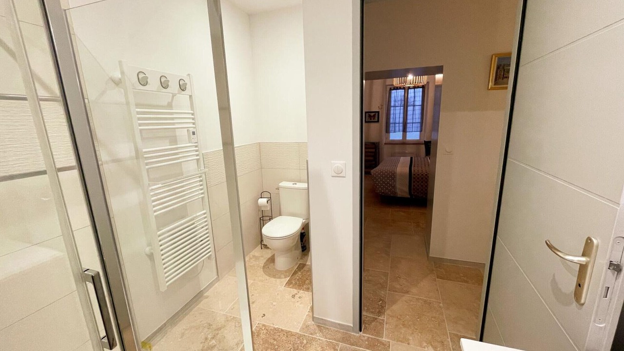 Photo of Bathroom in Sublaines