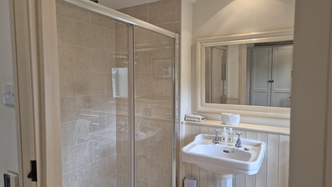 Photo of Bathroom in Pooley Bridge