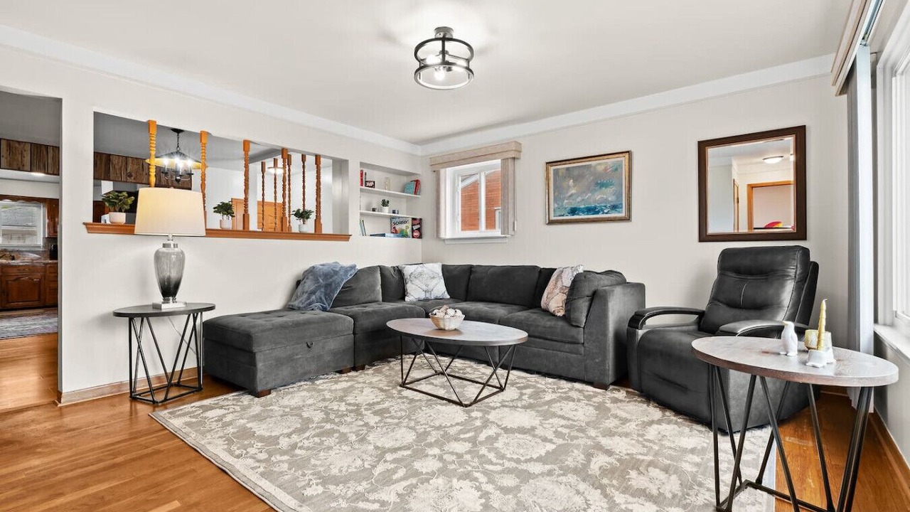 Photo of Livingroom in Dearborn Heights