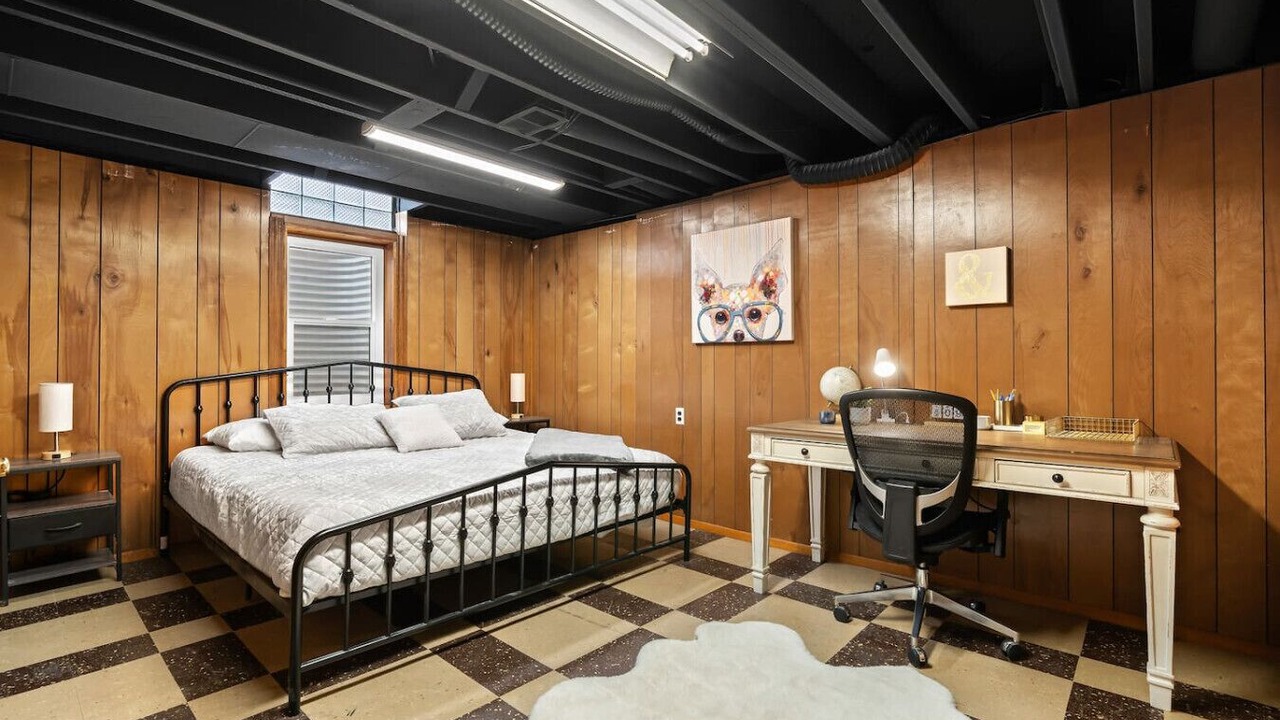 Photo of Bedroom in Dearborn Heights