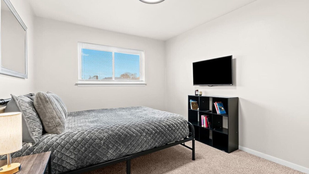Photo of Bedroom in Dearborn Heights