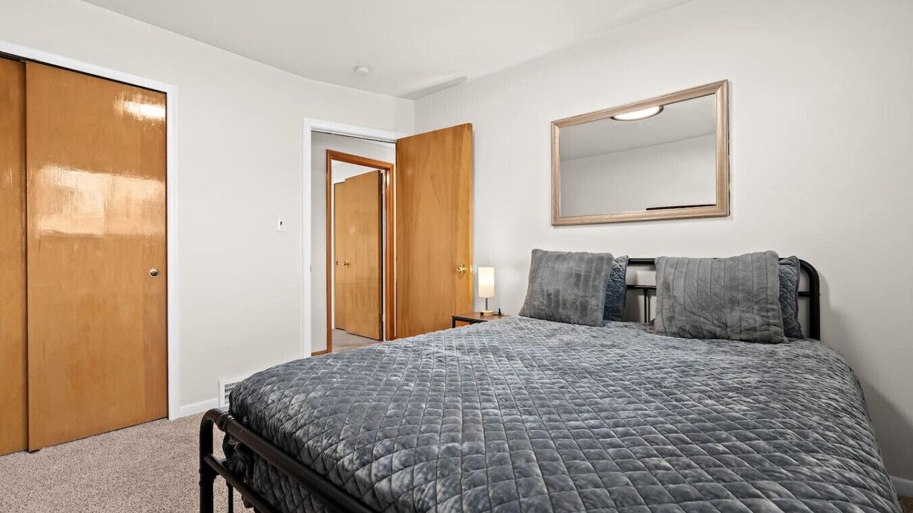 Photo of Bedroom in Dearborn Heights