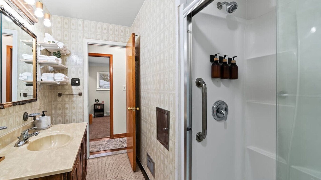 Photo of Bathroom in Dearborn Heights