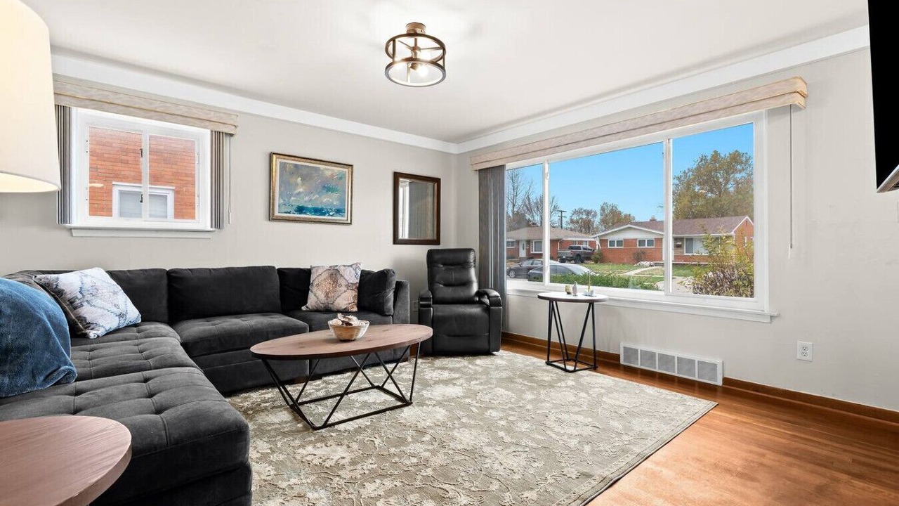 Photo of Livingroom in Dearborn Heights