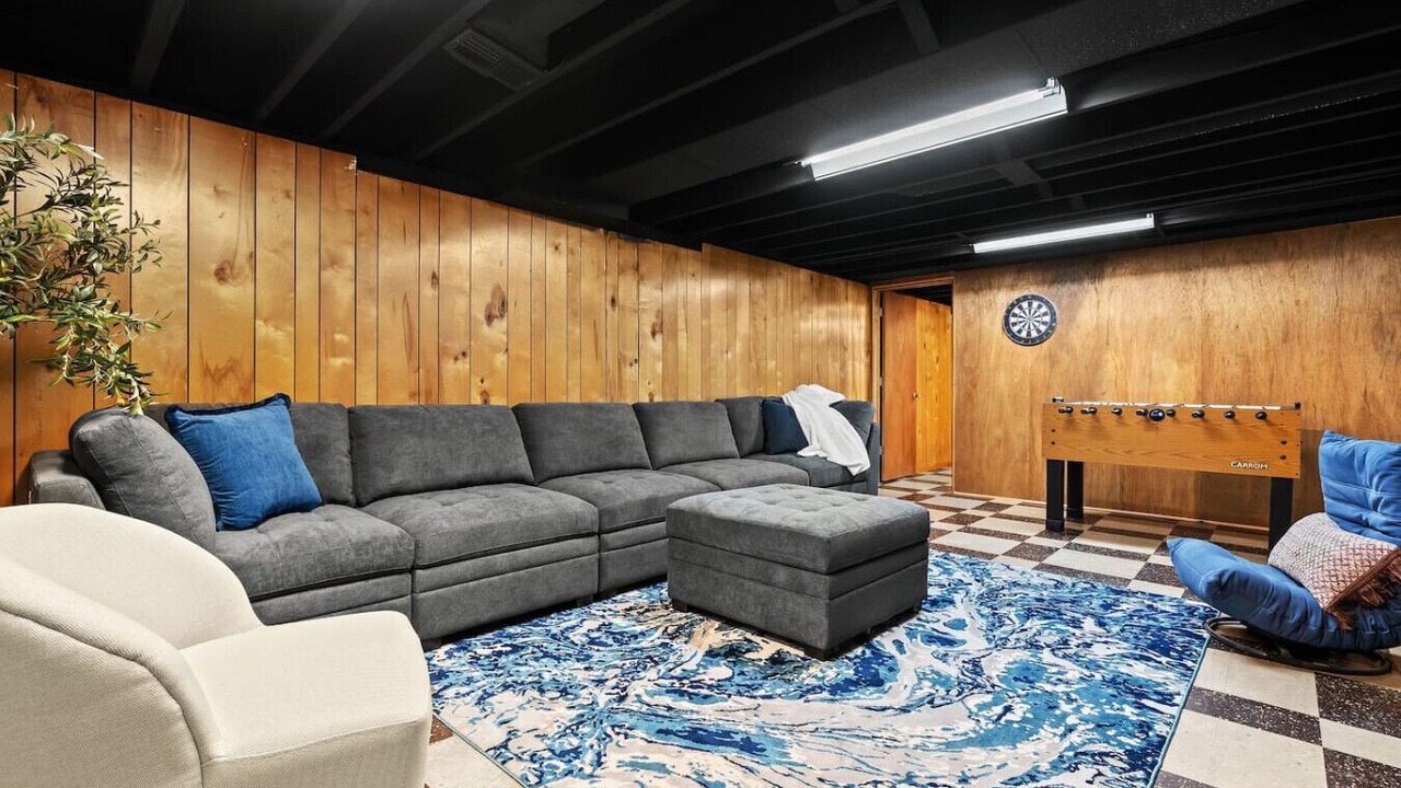 Photo of Livingroom in Dearborn Heights