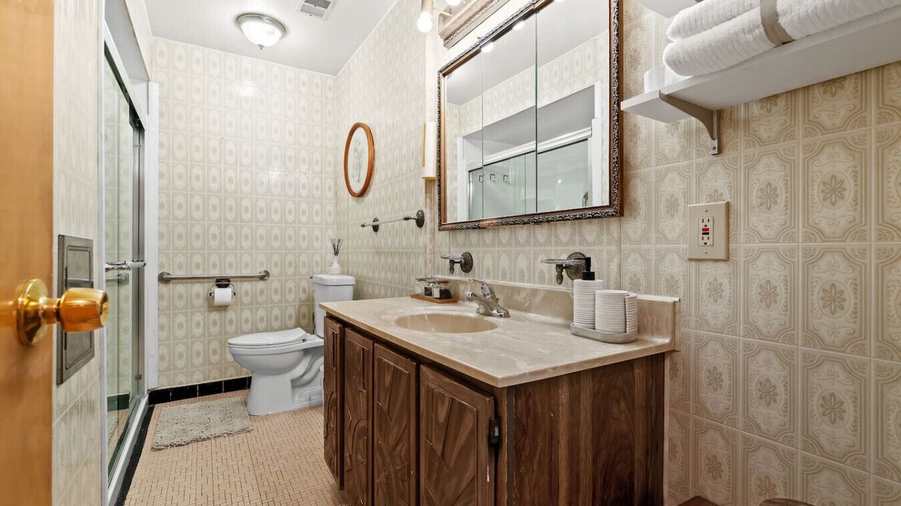 Photo of Bathroom in Dearborn Heights