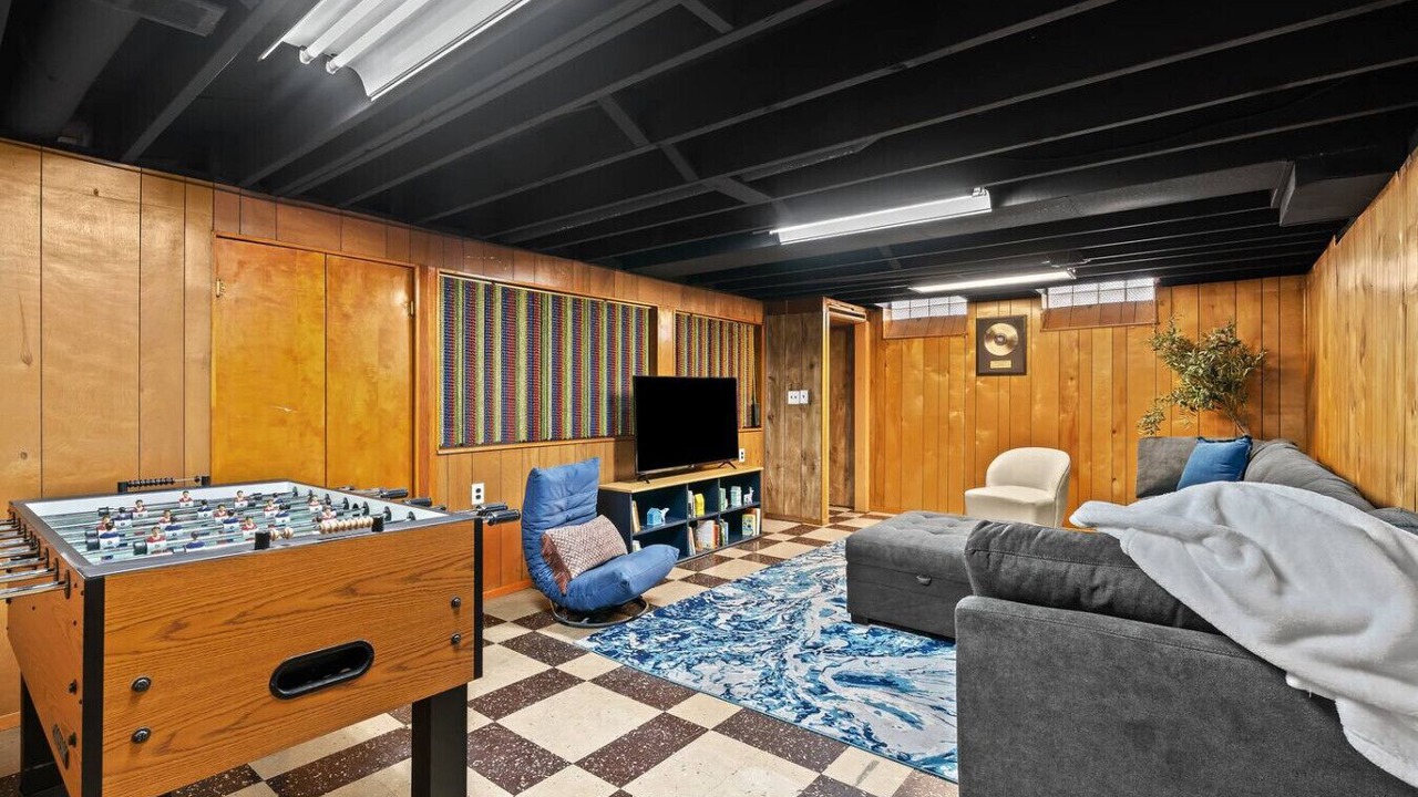 Photo of Bedroom in Dearborn Heights