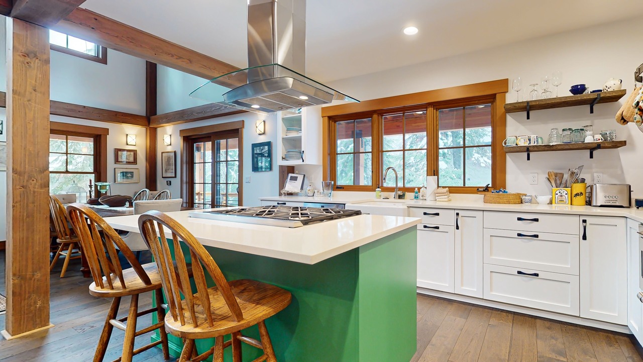 Photo of Kitchen in Snoqualmie Pass