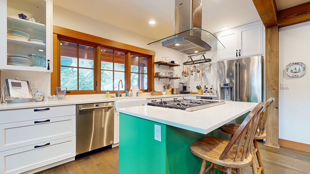 Photo of Kitchen in Snoqualmie Pass