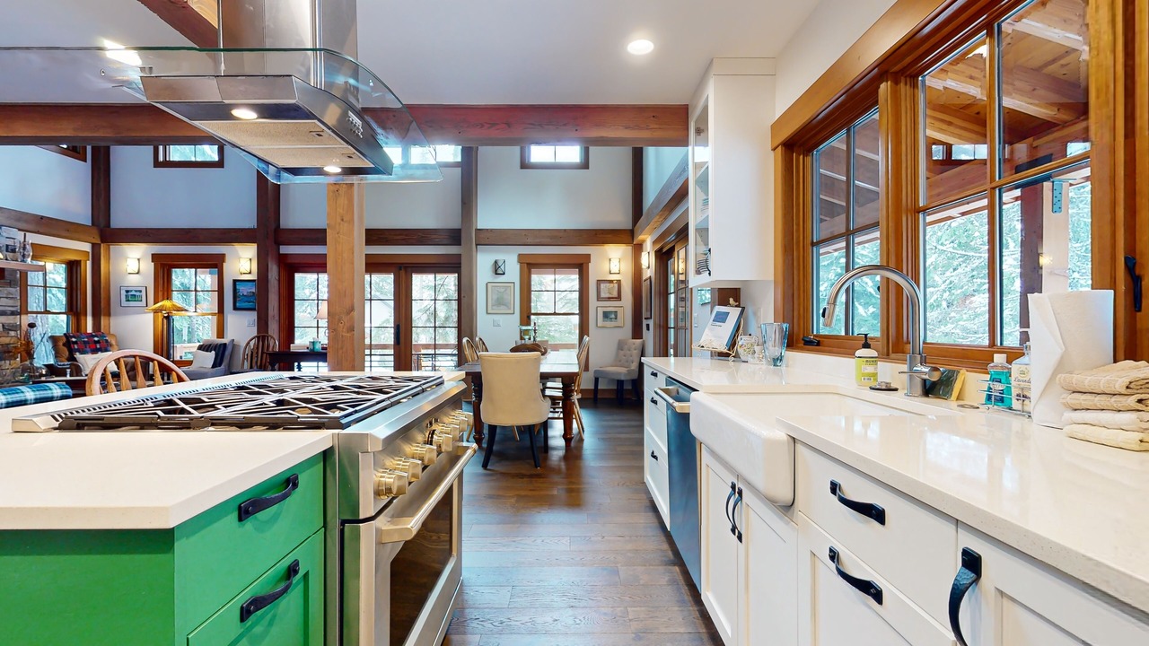 Photo of Kitchen in Snoqualmie Pass