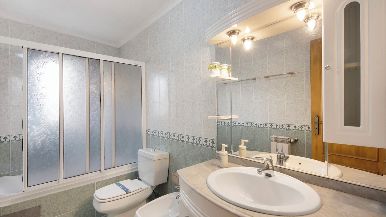 Photo of Bathroom in Torreira