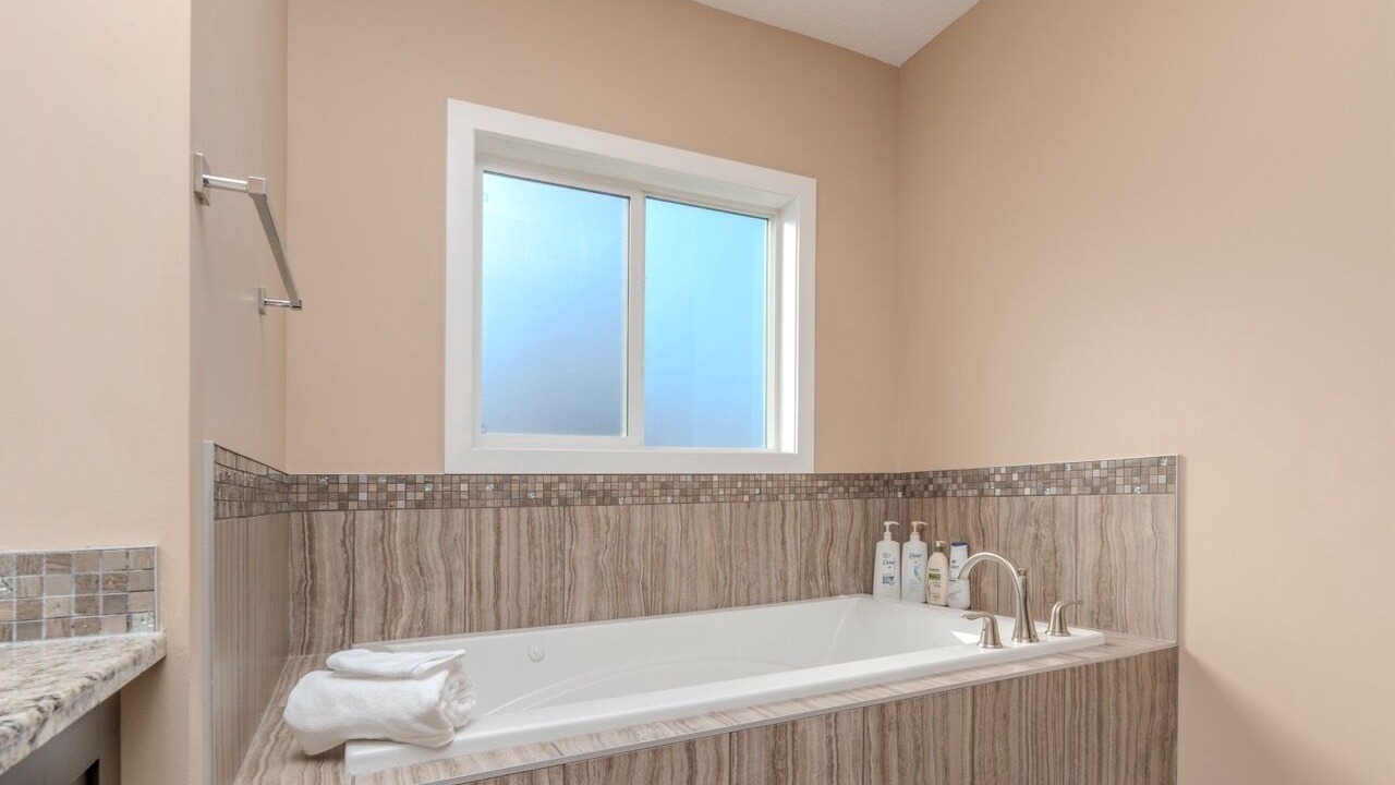 Photo of Bathroom in Banff Trail