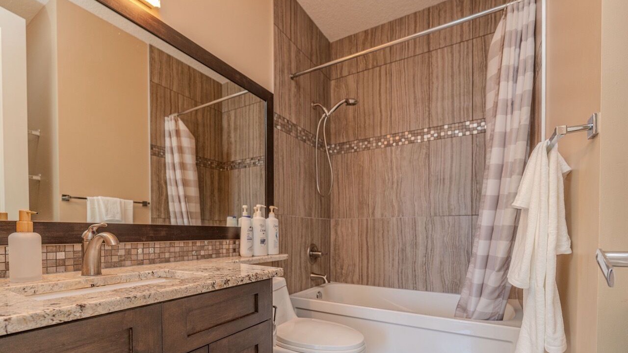 Photo of Bathroom in Banff Trail