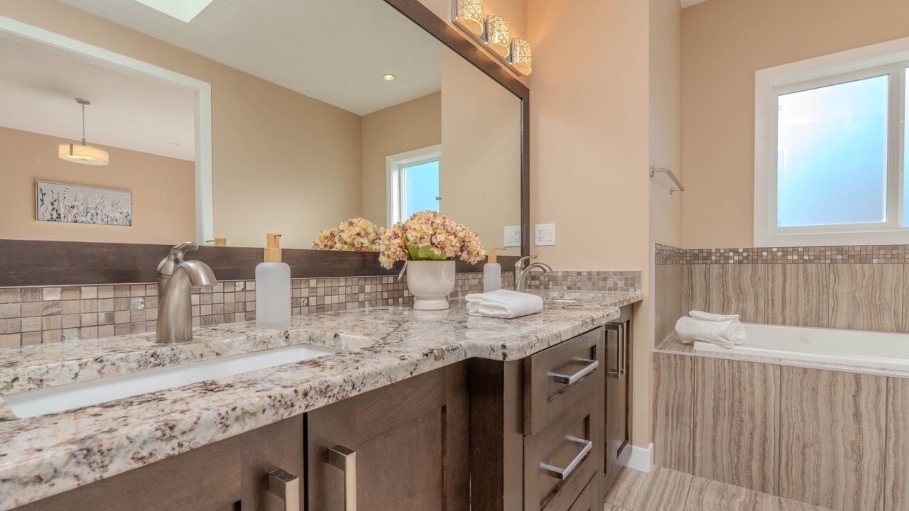 Photo of Bathroom in Banff Trail