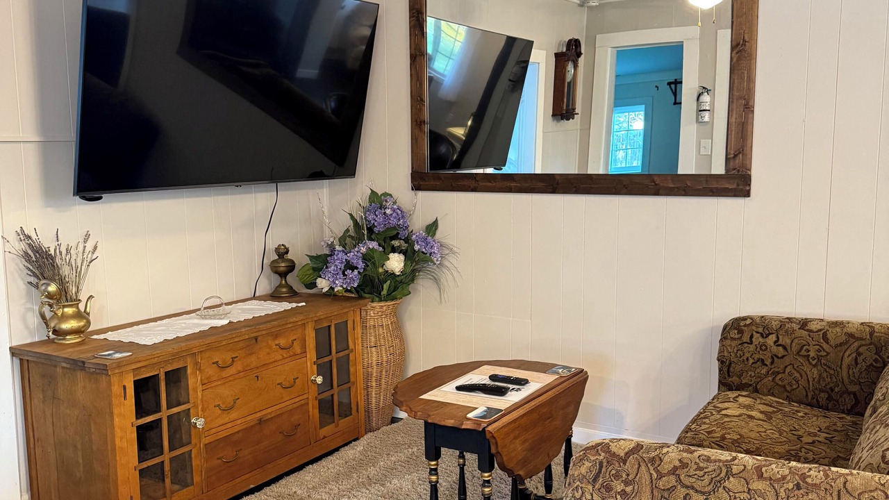 Photo of Livingroom in Castlegar