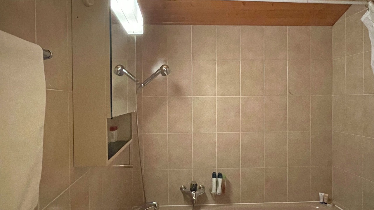 Photo of Bathroom in Lens