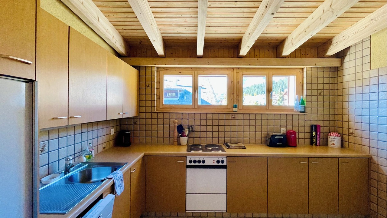 Photo of Kitchen in Lens