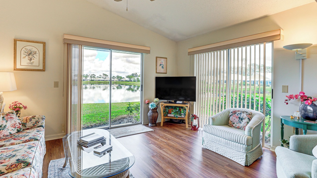 Photo of Livingroom in Plantation