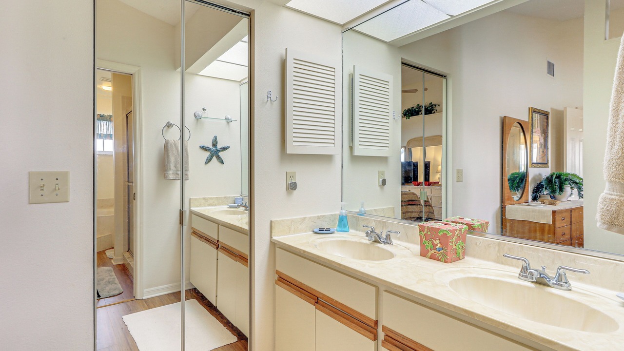 Photo of Bathroom in Plantation