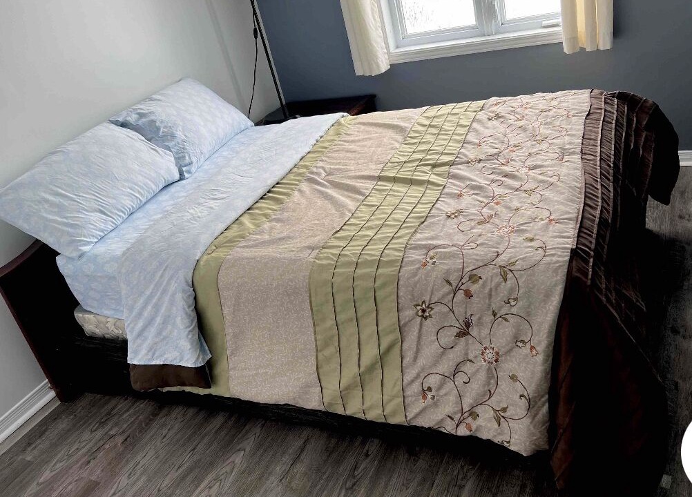 Photo of Bedroom in Aylmer
