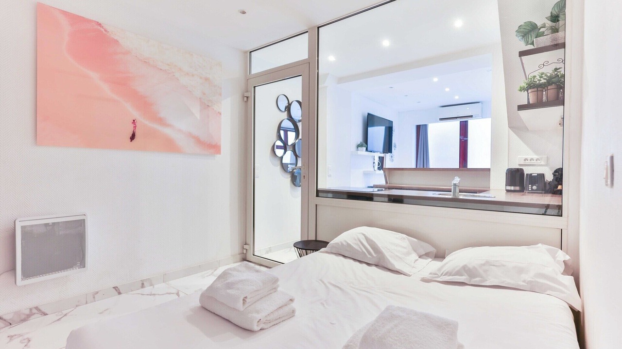 Photo of Bedroom in Chaillot