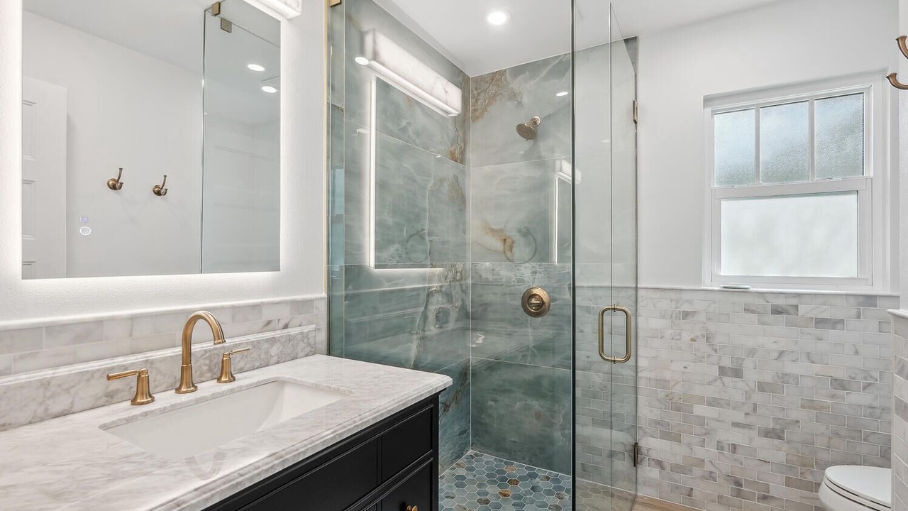 Photo of Bathroom in Laurel Park