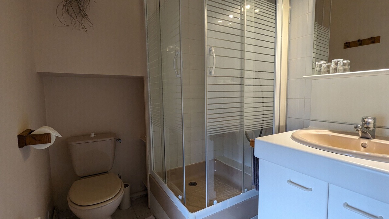 Photo of Bathroom in Tavers