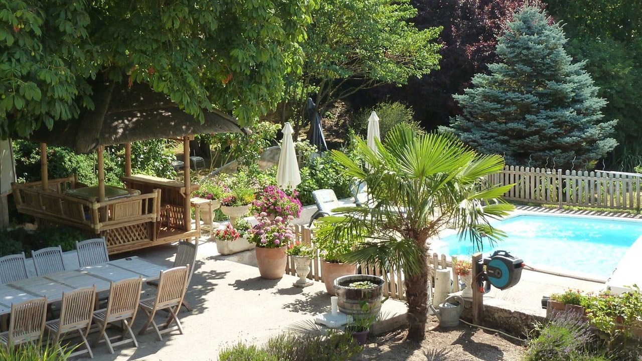 Photo of Outdoor in Tavers