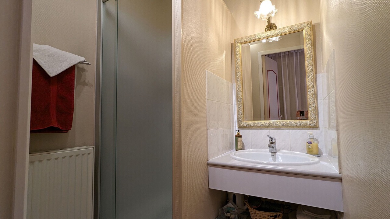 Photo of Bathroom in Tavers