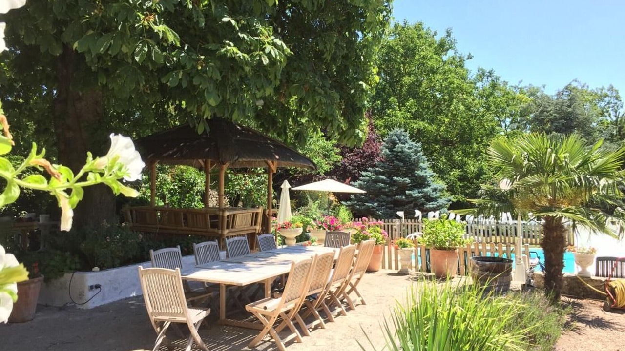 Photo of Outdoor in Tavers