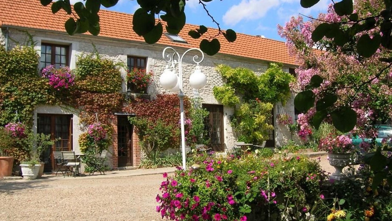 Photo of Outdoor in Tavers