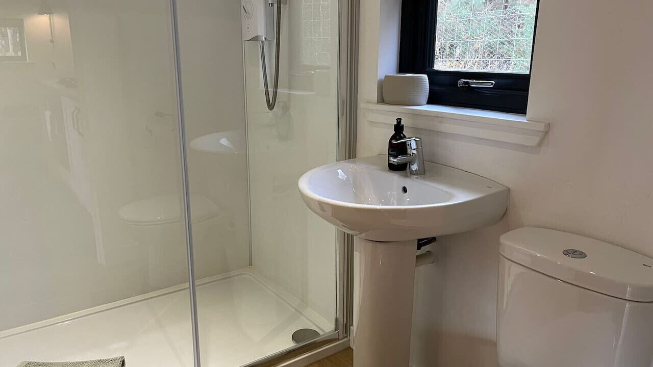 Photo of Bathroom in Roybridge