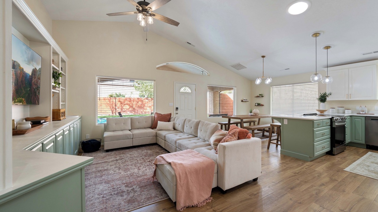 Photo of Livingroom in Ivins