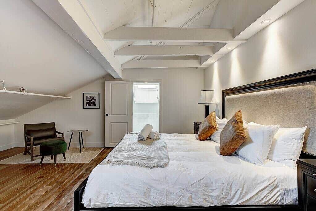Photo of Bedroom in Old Montreal