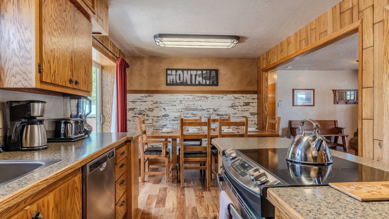 Photo of Kitchen in West Yellowstone