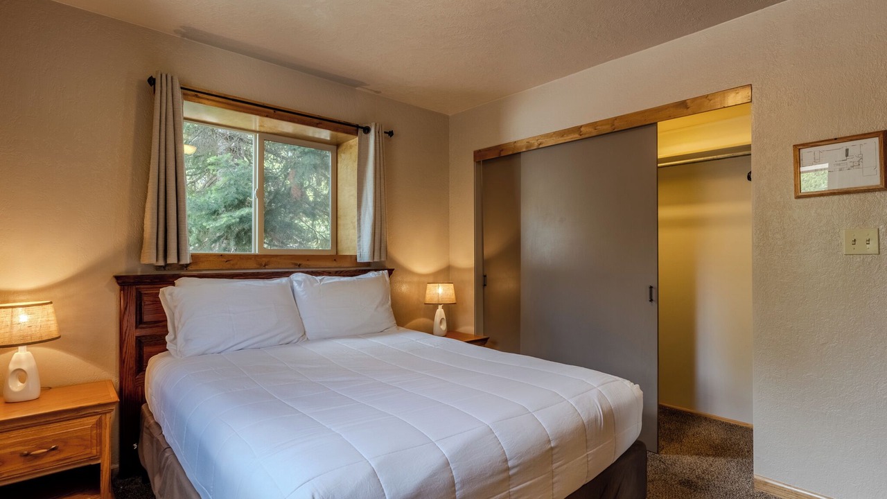 Photo of Bedroom in West Yellowstone