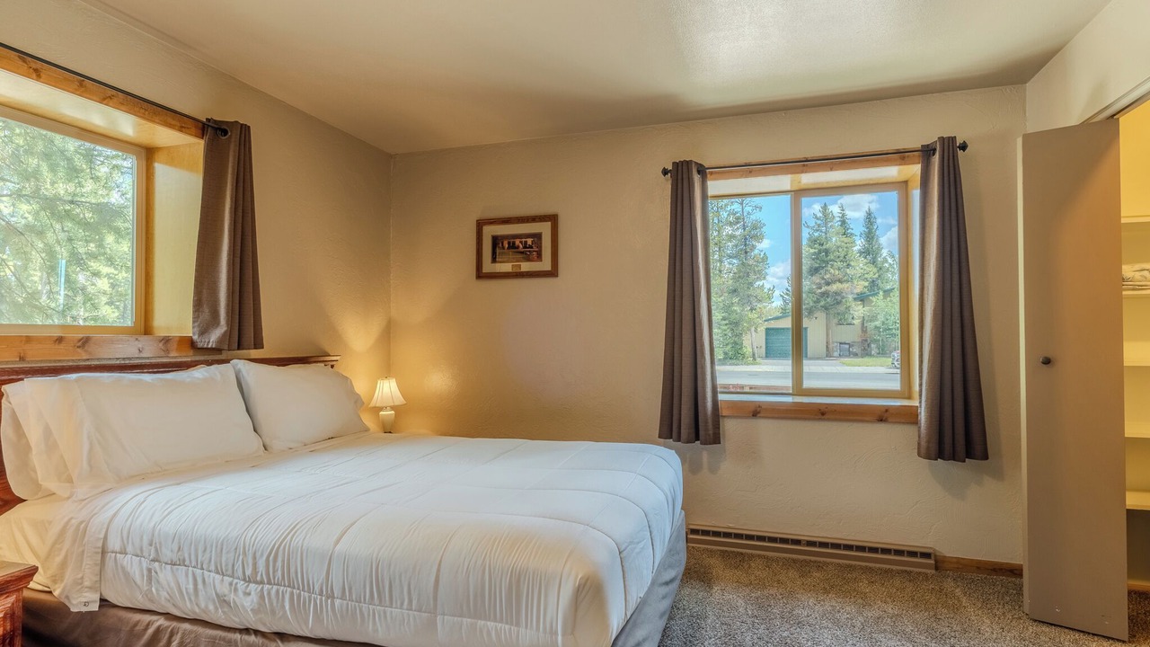 Photo of Bedroom in West Yellowstone
