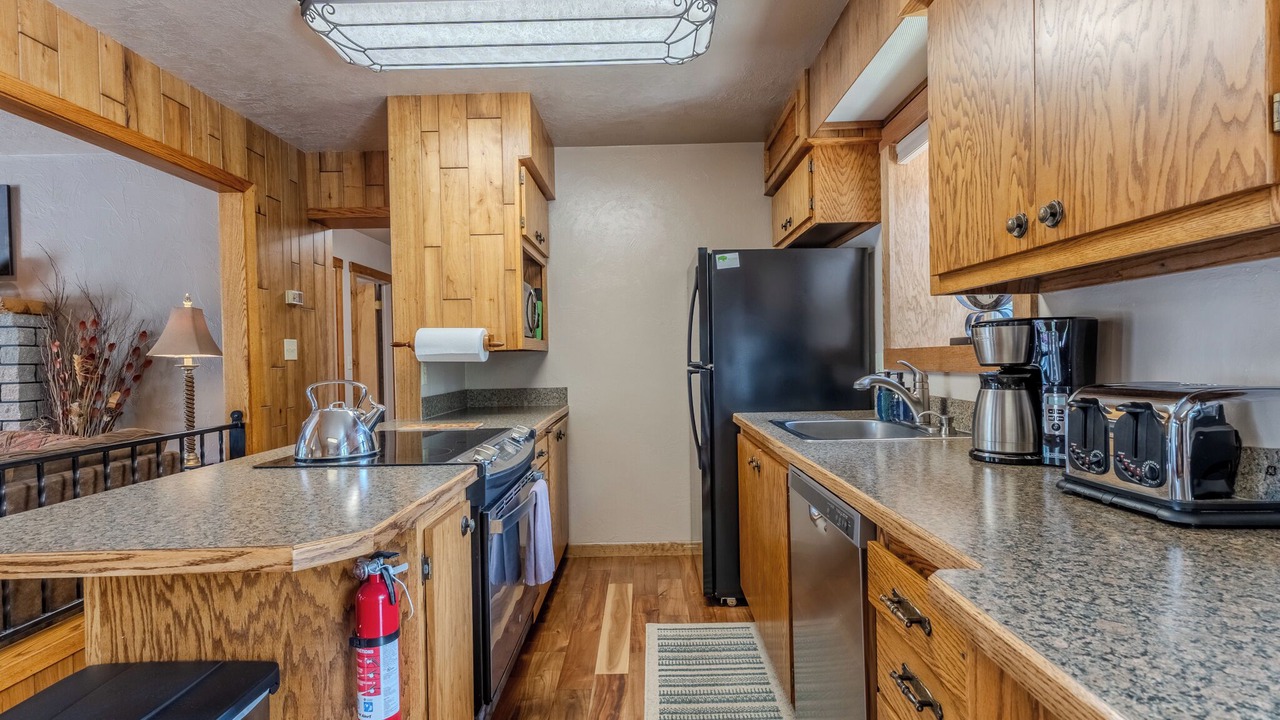 Photo of Kitchen in West Yellowstone