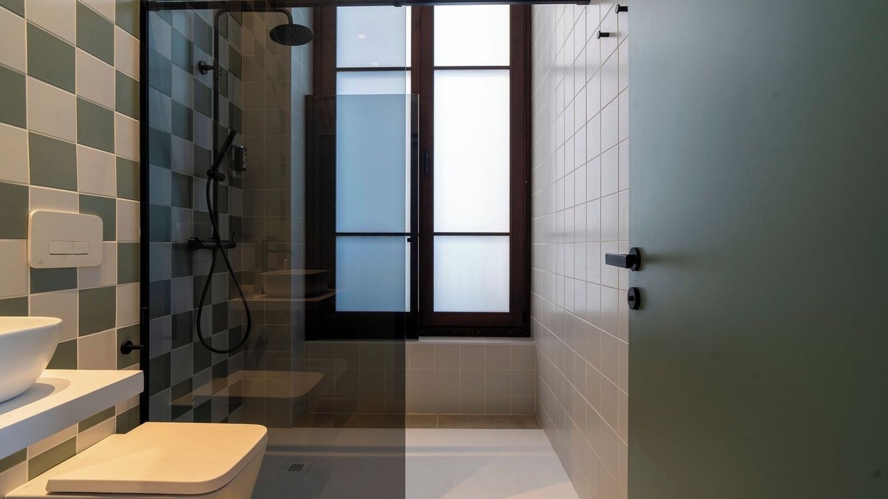 Photo of Bathroom in El Cabanyal