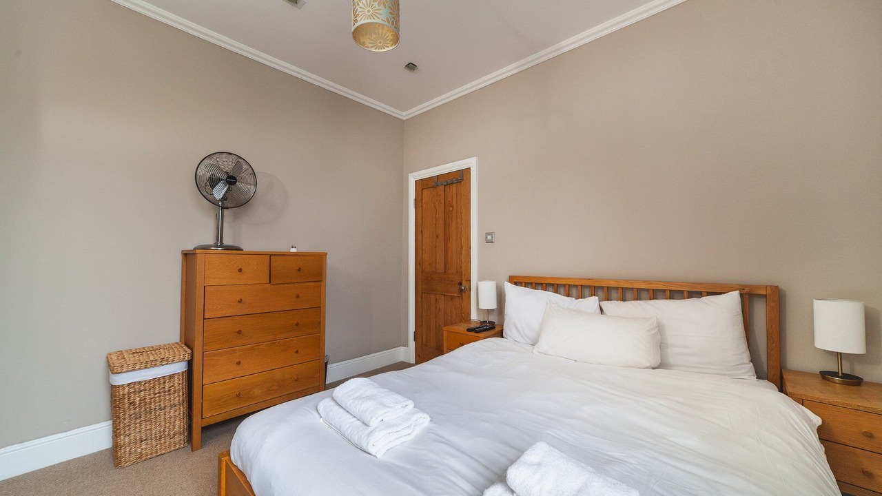 Photo of Bedroom in Ravenscourt Park