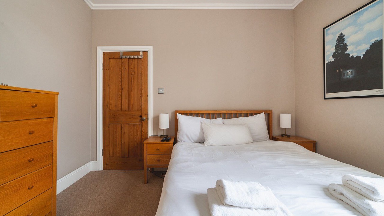 Photo of Bedroom in Ravenscourt Park
