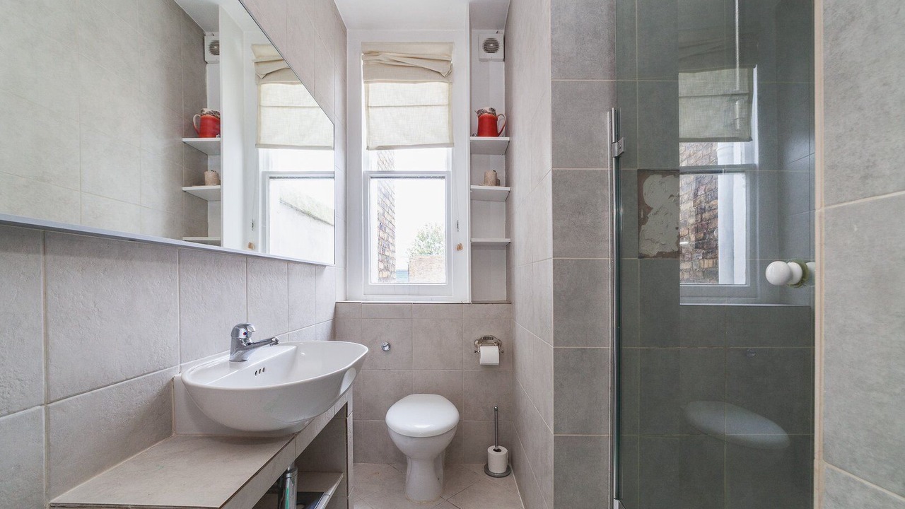 Photo of Bathroom in Ravenscourt Park