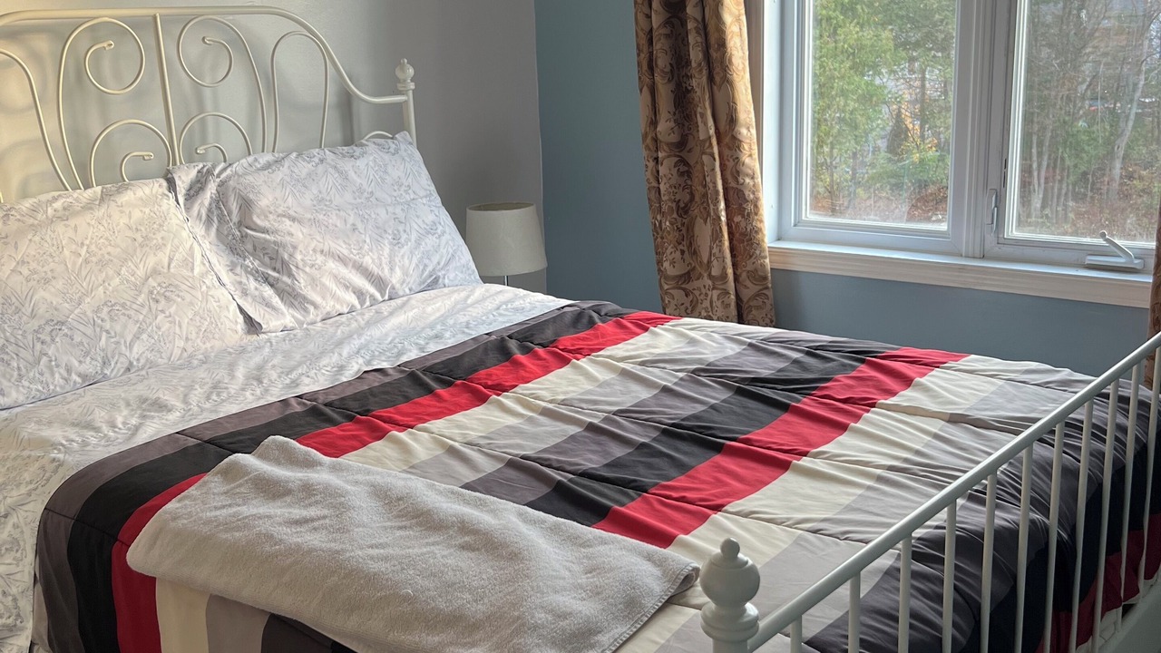 Photo of Bedroom in Aylmer