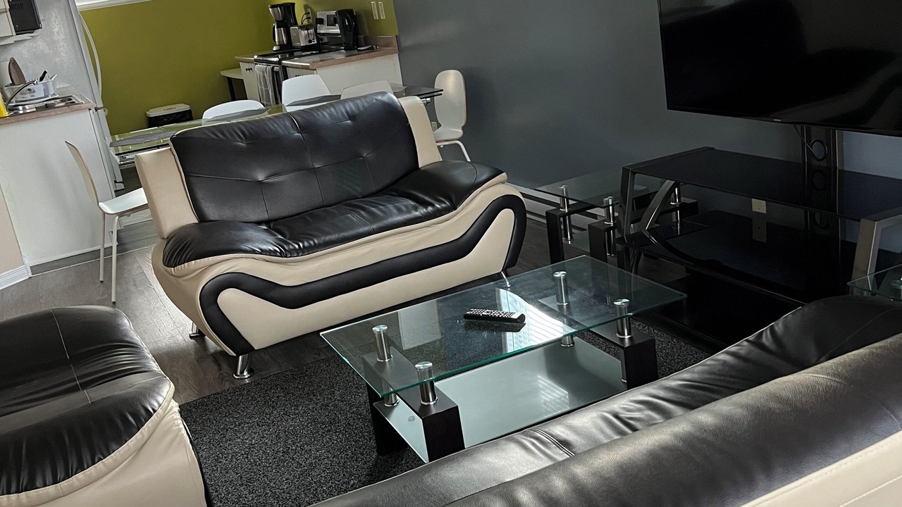Photo of Livingroom in Aylmer