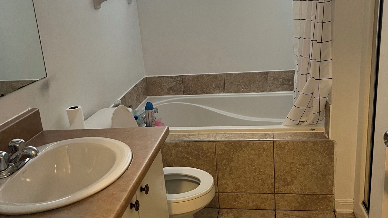 Photo of Bathroom in Aylmer