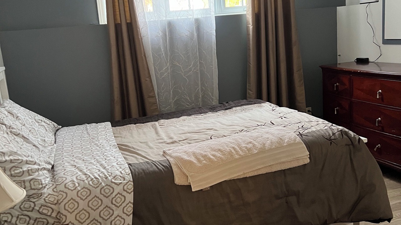 Photo of Bedroom in Aylmer