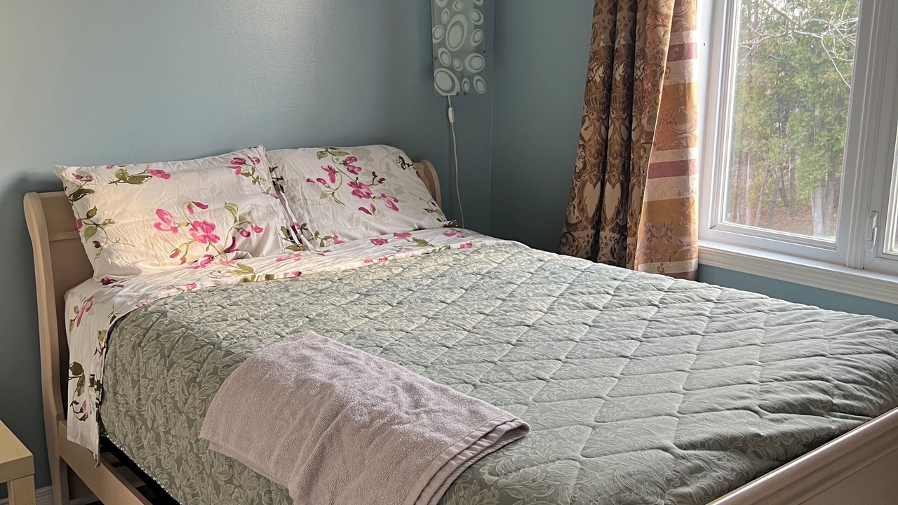 Photo of Bedroom in Aylmer